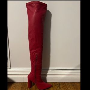 New with box (damaged box). Stretchy!!!